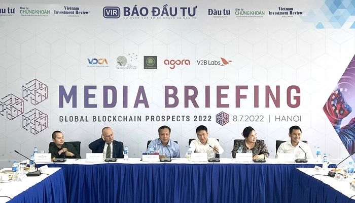 Tổng biên tập Báo Đầu tư Lê Trọng Minh và các đại biểu chia sẻ về Hội nghị Blockchain toàn cầu và cơ hội cho ngành công nghiệp blokchain Việt Nam