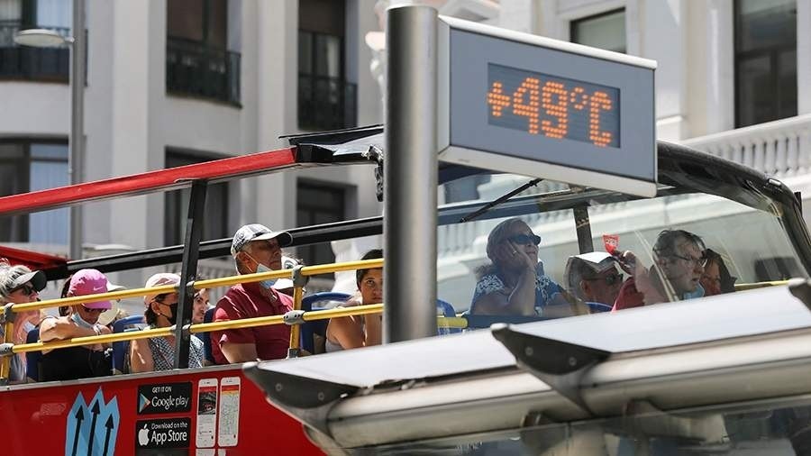 Đợt nắng nóng lịch sử đầu mùa Hè năm nay đã khiến nhiệt độ tăng cao lên mức kỷ lục tại nhiều nước châu Âu. (Ảnh: Reuters)