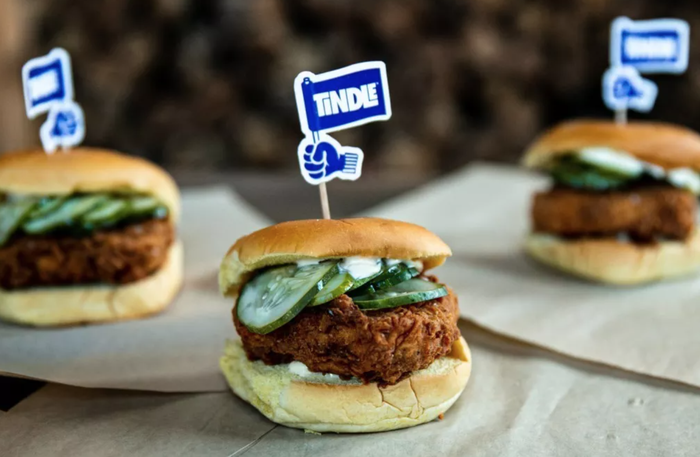 Next Gen Foods, nhà sản xuất gà thuần chay TiNDLE, đã công bố vòng Series A trị giá 100 triệu USD, vòng Series A lớn nhất cho đến nay cho một công ty thịt có nguồn gốc thực vật. TiNDLE đã có mặt tại một loạt các nhà hàng trên khắp nước Mỹ.